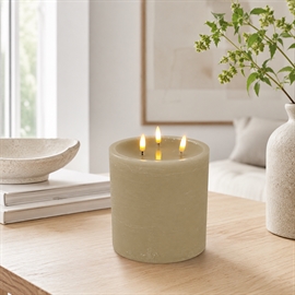 LED bloklys med 3 væger og 3D-flamme – latte 15 x 15 cm med fjernbetjening