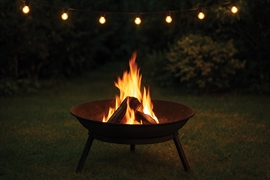Sankt Hans i egen have med hygge, bål og nærvær